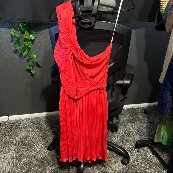 Halston Heritage One-Shoulder Pleated Dress - Picture 5 of 7